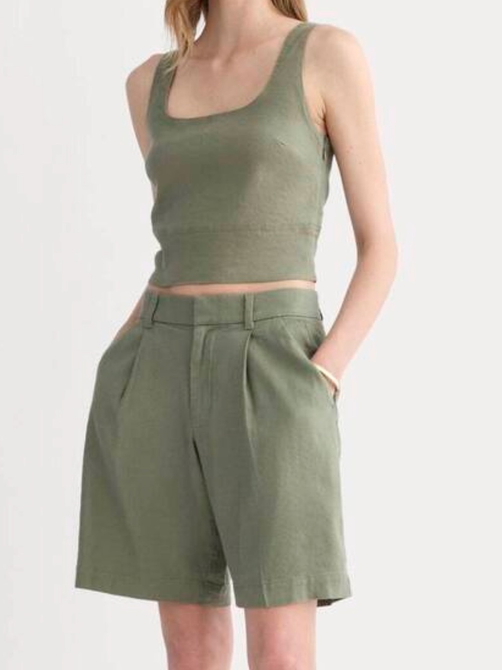 Everlane High-Waist The Pleated Short Bermuda in stretch linen lichen minimalist